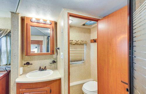 Family Fun on Ruby Creek Cusick Hideaway with Dock - Foto 22