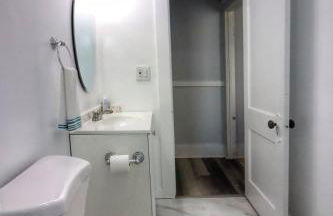 Cozy two bedroom home close to everything - Foto 13