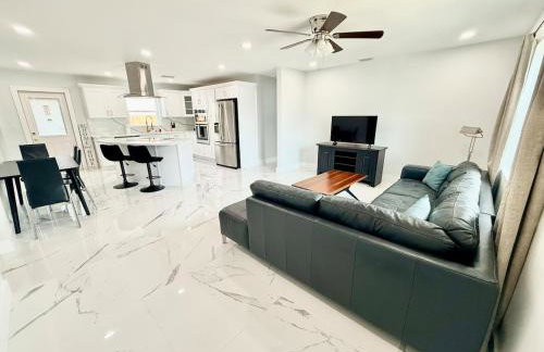 Luxurious 3 bedrooms 2 bath Ultimate Beach Life! 5 min walk to beach! - Foto 12