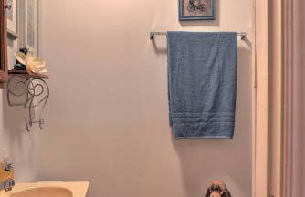 Rustic Briceville Cabin with Porch Tucked in Forest! - Foto 18