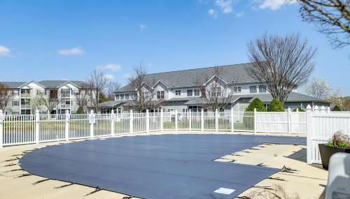 Community Pool and Private Balcony Chic Lewes Gem - Foto 3