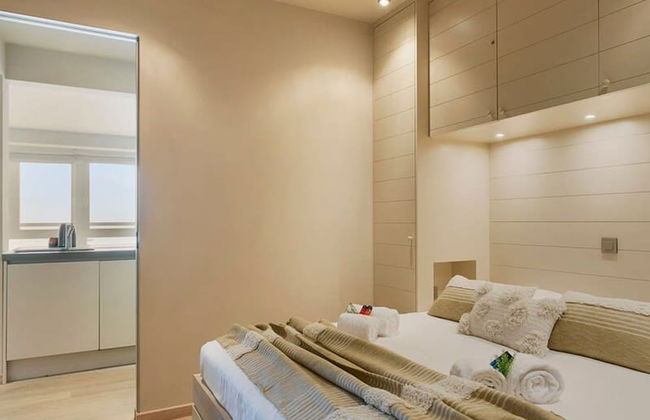 Unique Apartment With Sea-view Near the Center - Photo 12