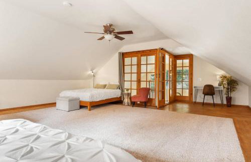 Riverfront w Cedar Hottub, Sauna, Movie Theatre - Photo 29