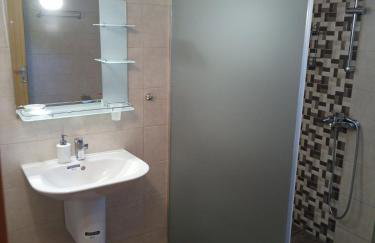 St Paul and Peter's House - Foto 75