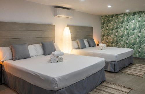 La Casa de Playa - piscina y jacuzzi a 50m del mar - Foto 53