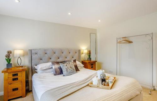 City to Country Retreat Luxury Cottage with Hot Tub - Foto 27