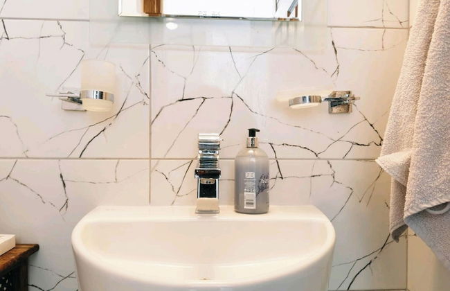 Villa for 9 Guests, Pool, Parking, Walk to Beach - Foto 13