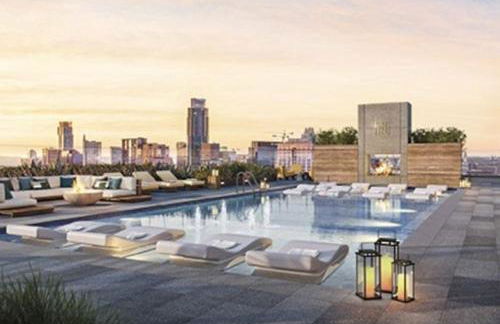 Luxury 1BR with Views, Rooftop Pool and Walk To Rainey St. - Foto 4