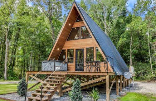 Modern A-Frame Cabin by Rip Van Winkle with Hot Tub - Foto 1