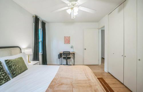 Centrally Located 4BD Home BBQ Downtown Nearby - Foto 2