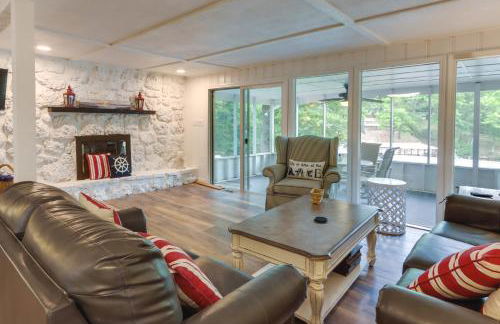 Dock and Screened Porch Lake of the Ozarks Getaway! - Foto 3