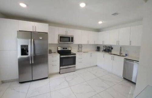 25893 Sw 144 CT · 3 Bed 2.5 Bath Townhome Rooftop 1 Parking Spot - Foto 3