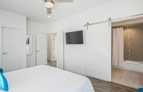 Timber & Tin D 2Bed 2Bath w Pool & Rooftop Deck - Foto 36