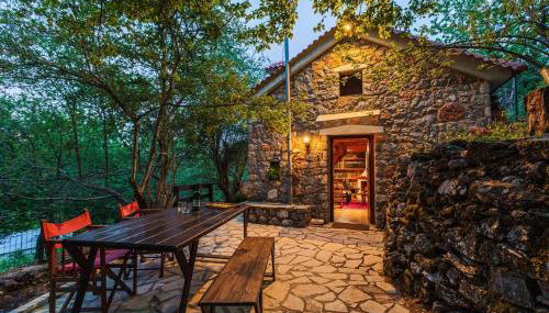 Pine Forest Chalet 1400m, Cinema & Fireplace - Photo 2