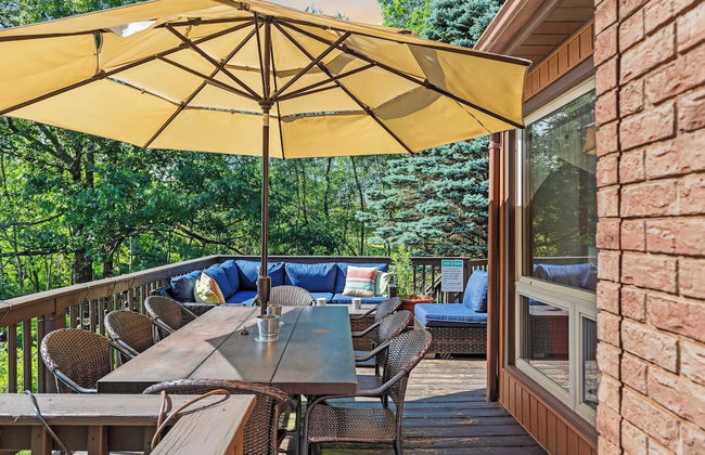 Waterside Haven by Avantstay Lakefront, Hot Tub, Game Room, Fire Pit - Photo 40