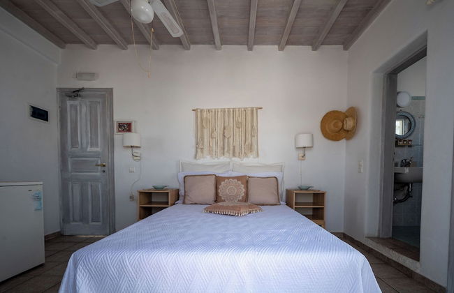 Mykonos Twins - Photo 38