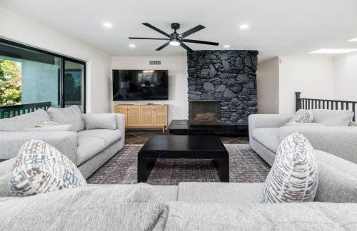 5BR Oasis with Pool, Arcade, Sauna - Photo 29