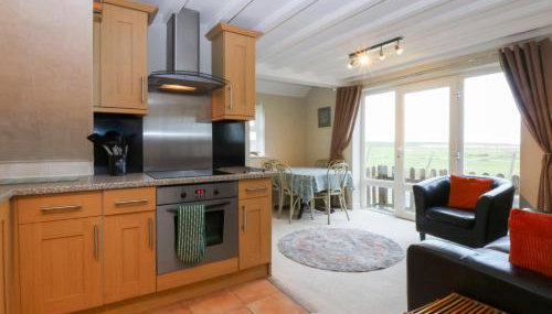 Oak Cottage - Photo 4