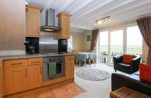 Oak Cottage - Photo 4