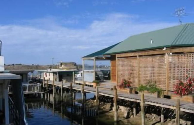 Boat Haven Studios - Photo 29