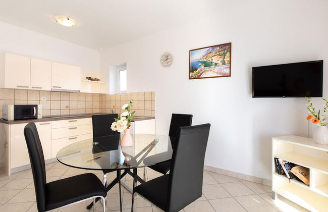 Scenic Elegant Apartments Krk With Balcony and Pool - Photo 21