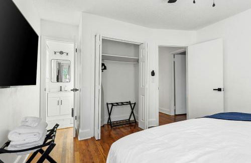 Orange Pit - 3BD 2BA Luxury Retreat - West Cola - Photo 26