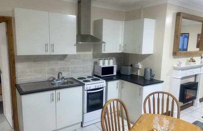 Beautiful 3-bed Bungalow in Bawtry Doncaster - Photo 4