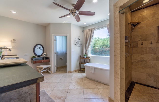 Sereno Ranch by Avantstay Sleeps 16! Outdoor Bar/kitchen, Pool, Fire Pit & Hot Tub! - Foto 11