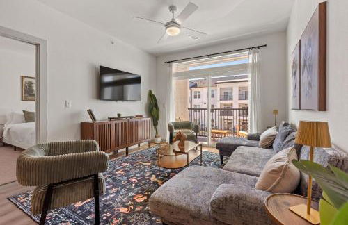 Polished Contemporary 2BR 2BA Private Balcony - Foto 3