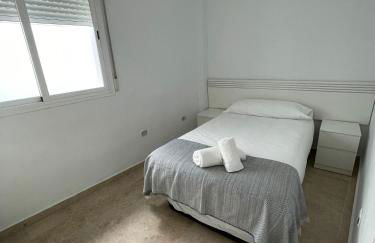 A 5 min Estación de Tren- Patio-Parking y Playa - Foto 4