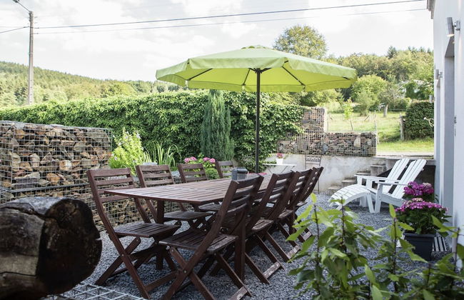 Well Kept House with Fireplace near Forest - Foto 17