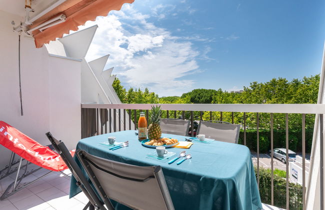 1 bedroom Apartment in La Grande-Motte with swimming pool and garden - Photo 2