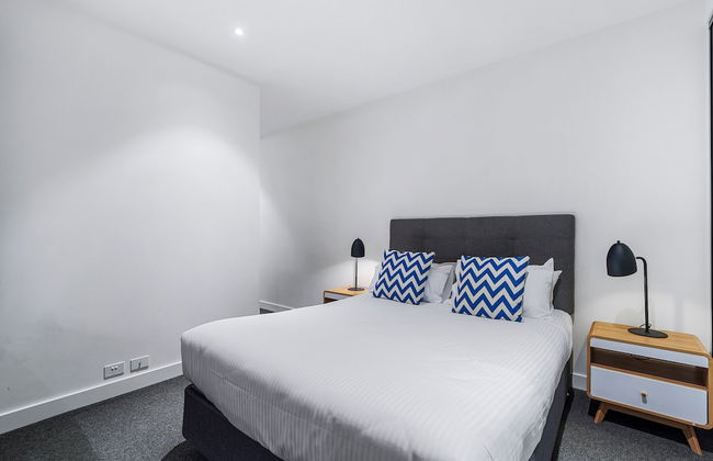 The Eminence Apartments by CLLIX - Photo 8