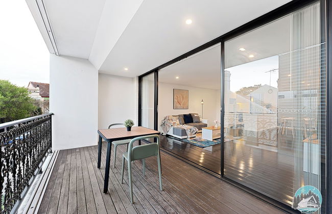 Aircabin Annandale Comfy 3 Bed Townhouse - Photo 9