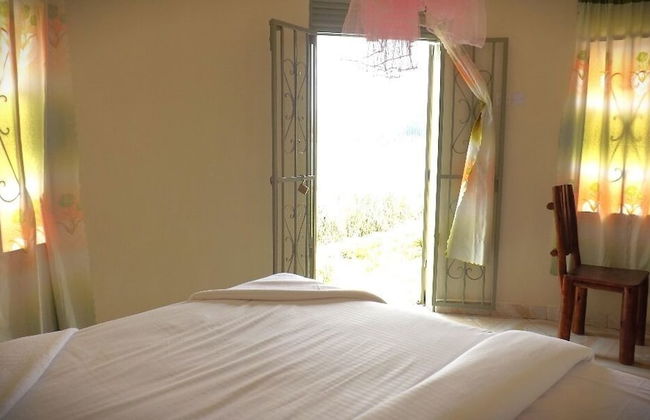 Antique Cottages - Photo 4