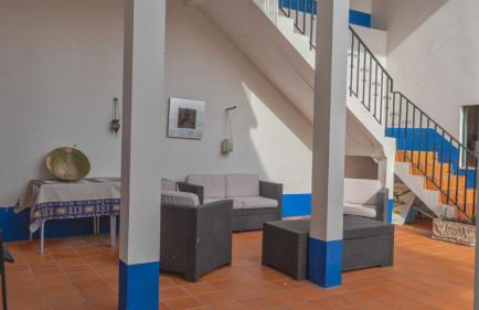 Large, converted farmhouse with pool - Foto 27