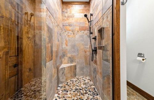 A Mornings Mist - Scouts Overlook - Romantic Retreat, Hot Tub, Cozy Fireplace, Mountain Views at Scouts Overlook - - Foto 26