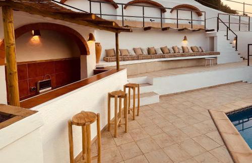 Beautiful villa with pool and stunning view - Foto 19