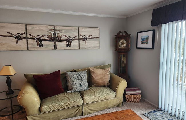 Beautiful APT W Office Area 2BR Long Term - Foto 3