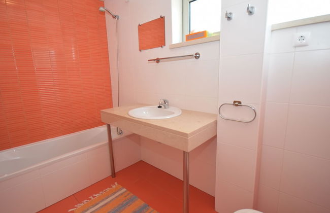 Modern Villa in Sao Martinho do Porto With Swimming Pool - Photo 18