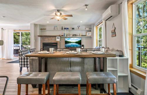 Lakefront Home with Private Beach Access & Hot Tub - Foto 17