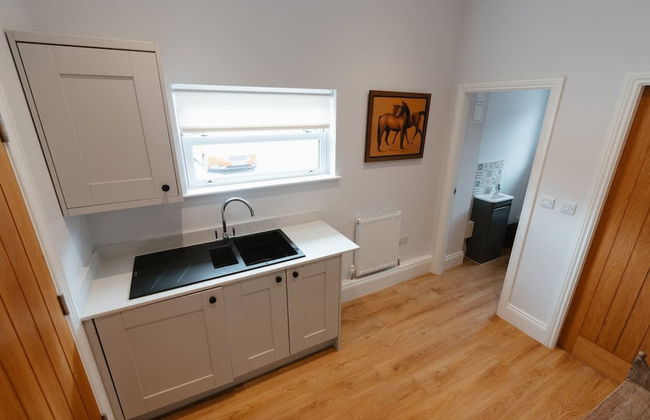 Willow Lodge With Hot Tub - Photo 7