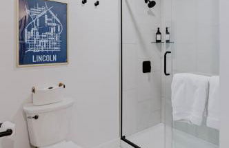 Husker Home TEN40 is in the heart of Downtown Lincoln where you can walk to Haymarket & UNL - Foto 21