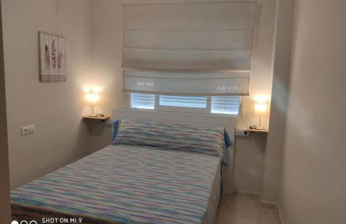 APARTAMENTO CON TERRAZA, VISTAS AL MAR Y PISCINA - Foto 3