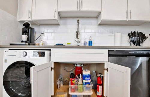 City Center Apartment, Free Parking and Great Views - Foto 20