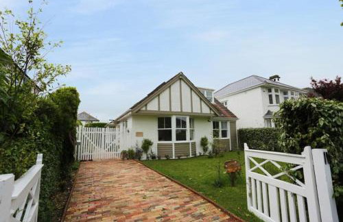 BRIARDENE AT BROADLANDS by BOURNECOAST - A Beautiful Large Family Home with a Garden and Parking in a Popular Area - HB7352 - Foto 2