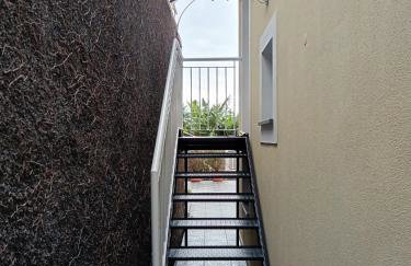 Vanda House com 2 Quartos Vista Mar e montanha no centro da Ilha - Foto 12