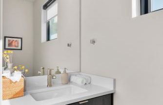 New East Deer Valley, 1 min, 994 New luxury 5br Twin House, Hot Tub, Lake view, Park City 10 min - Photo 20