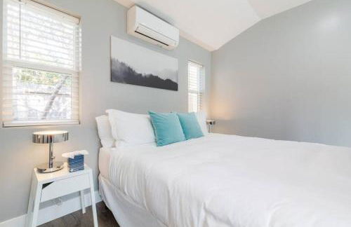 Modern Guesthouse w Private Patio and Hot Tub - Foto 12