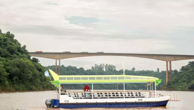 Naviguez sur la rivière Paraná